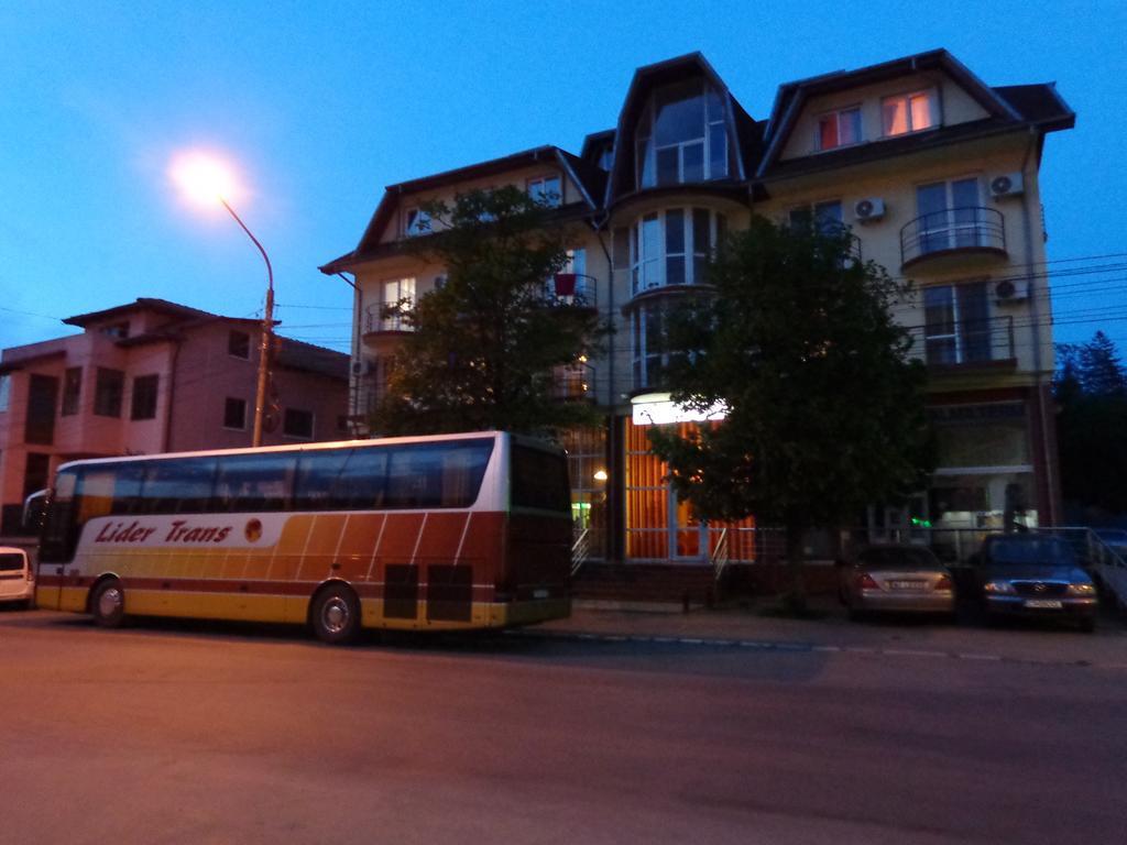 Hotel Cygnus Tulcea Buitenkant foto
